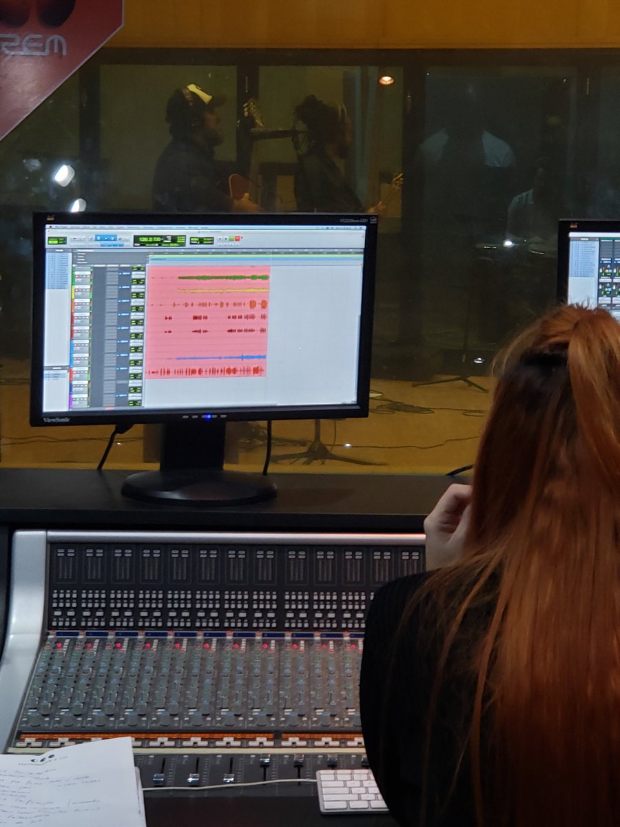 PazosTacoronte's tweet photo. 👉 El que siguió la noticia... pues...
👇Aquí estamos!!! 🤫 Se Graba!
🎼🇨🇺 Ray Fernandez en Estudios de Grabación EGREM
#Musicuba #Egrem #Estudios18 #SeGraba #NuevasPropuestas #2020 https://t.co/Gen3oRU5MY