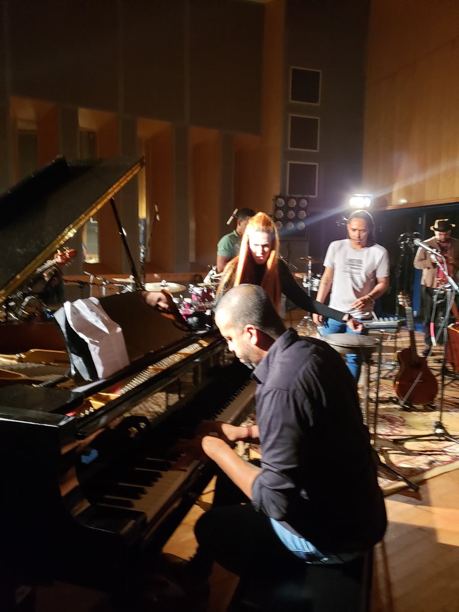 PazosTacoronte's tweet photo. 👉 El que siguió la noticia... pues...
👇Aquí estamos!!! 🤫 Se Graba!
🎼🇨🇺 Ray Fernandez en Estudios de Grabación EGREM
#Musicuba #Egrem #Estudios18 #SeGraba #NuevasPropuestas #2020 https://t.co/Gen3oRU5MY