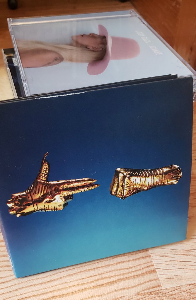 Nile_Fortner's tweet image. #CurrentlyListeningto 🎵🎶💿🎧 📻

#RTJ3 #RuntheJewels #Music #LadyGaga #CDs #SundayMood #WeekendMood #SundayNight #RTJ #WeekendVibes #MusicSunday #SundayMusic #Rap #HipHop #SundaySpotlight #Joanne #Gaga