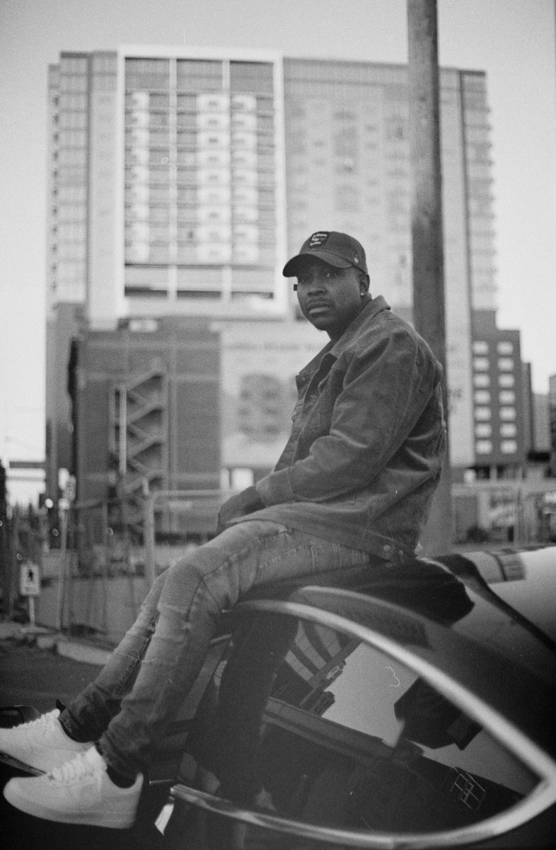 dailyfinesse_'s tweet photo. Daily gettin bread from a bitch
Daily alwayโs drivin different whips
Daily gettin rich from taking RISK
Daily always fly he keep em pissed๐ค
๐ธ @jayanyse
.
.
.
.
#ItsDaily #jan23 #newmusic #fuckaEP #itsaalbum #newmusic #comingsoon #whatyouexpext #visualsontheway #2020 https://t.co/RLMIVekPdo