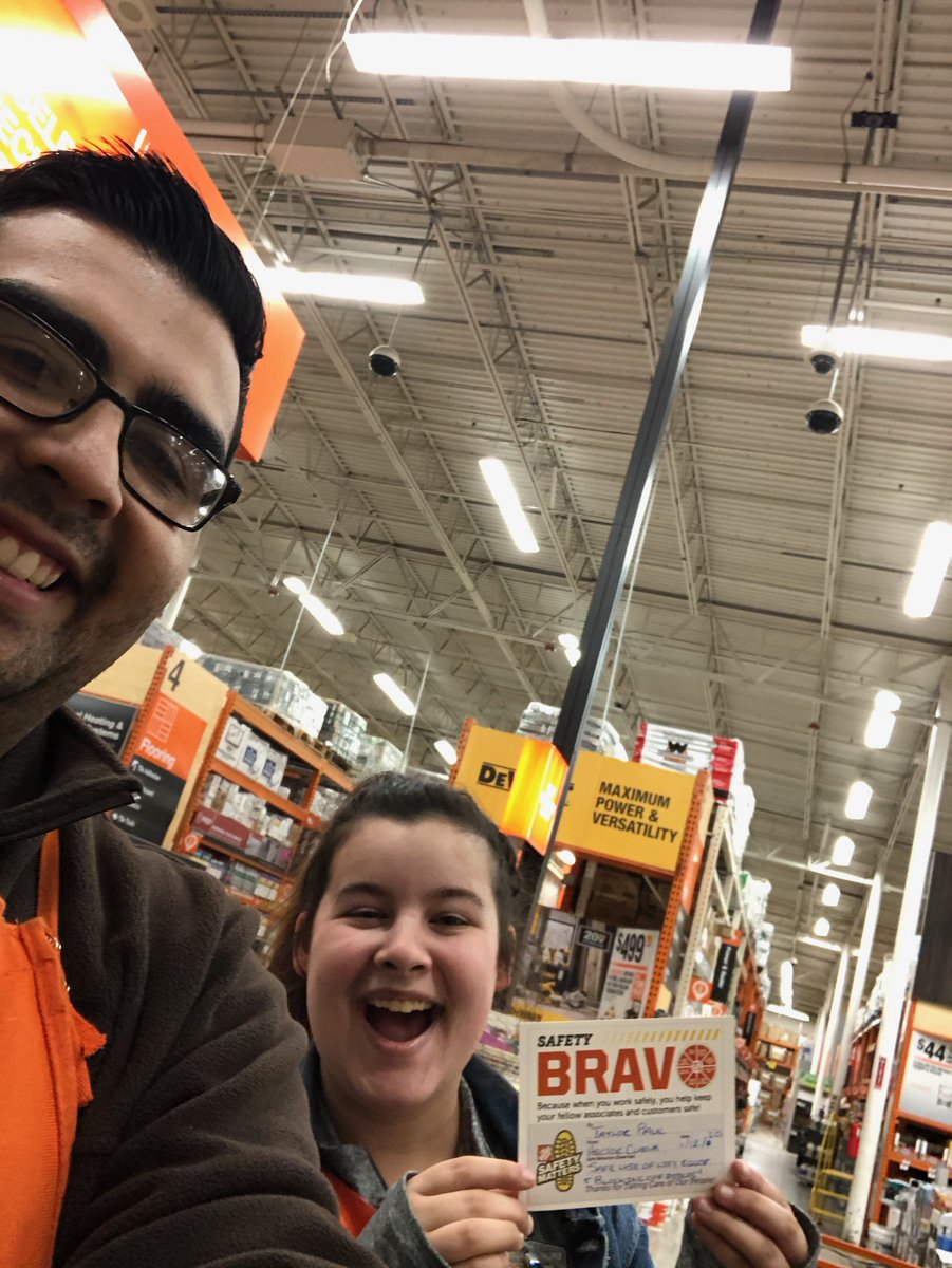 Hector observed Taylor, one of our newest drivers safely using lift equipment. Great job to both of you!  #SafetyisPersonal