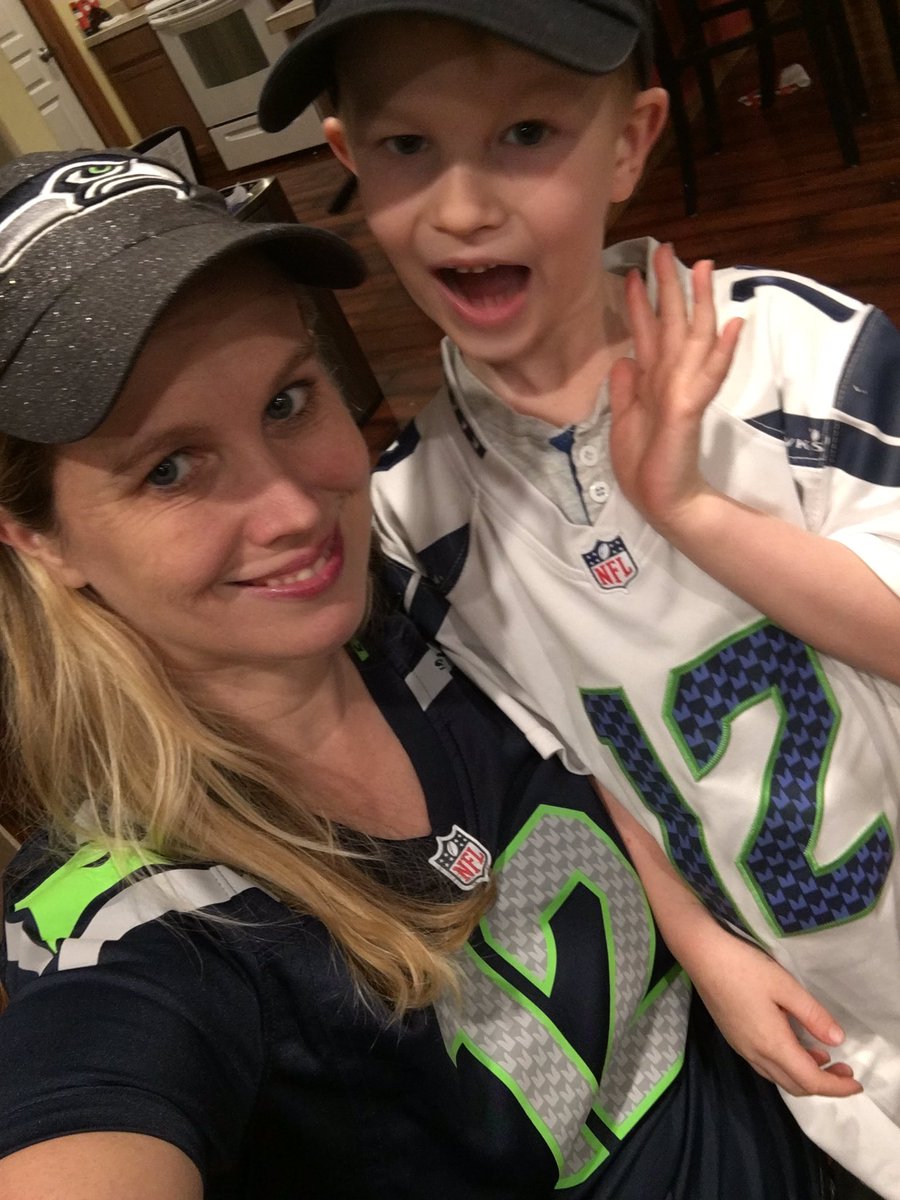 msanalogy's tweet photo. Go hawks go https://t.co/UTMiRGF2W9