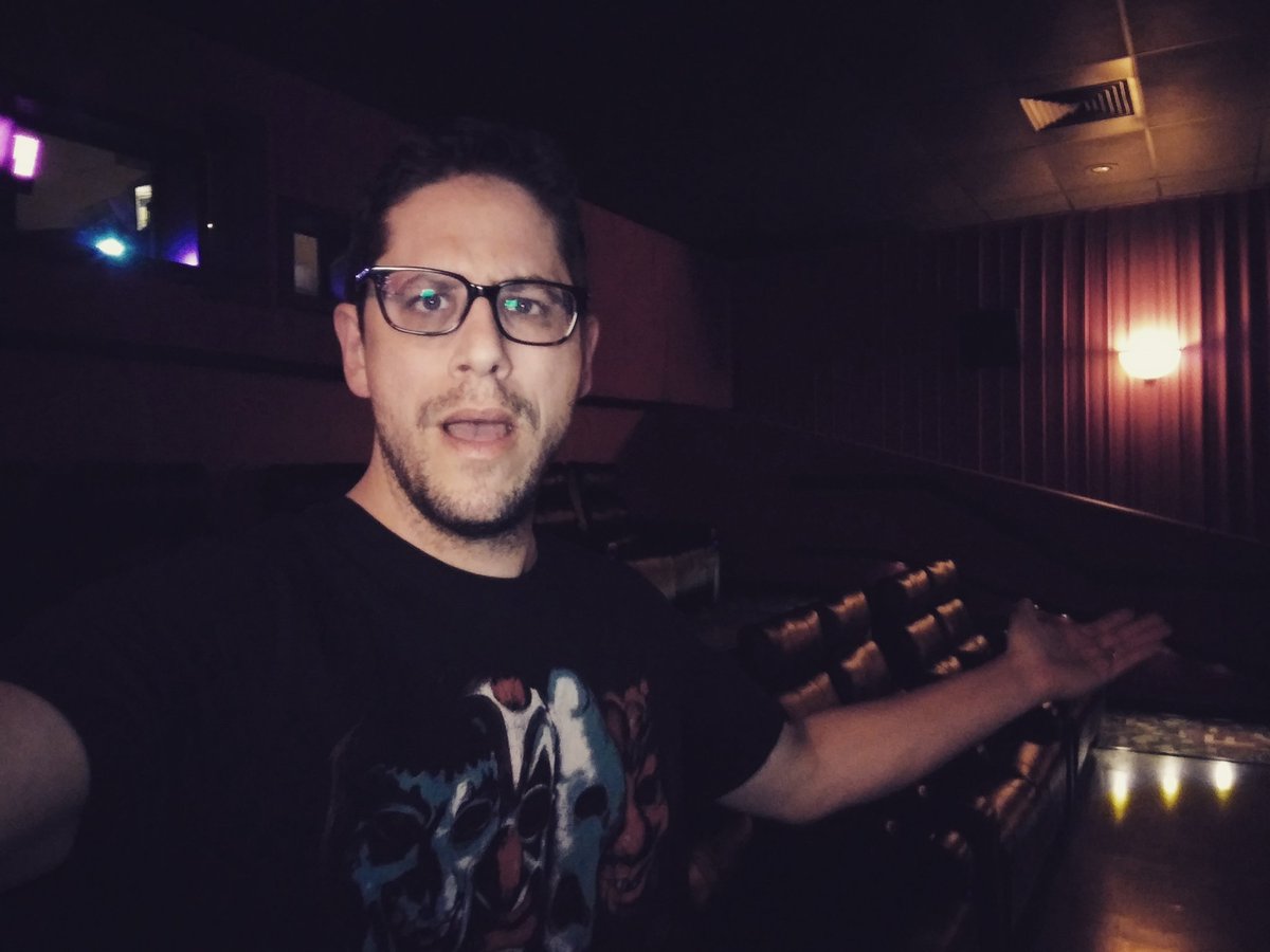 DamianMaffei's tweet photo. What, nobody wants to sea monsters? Fucking TJ Miller, damnit.
#underwater #onlyonehere https://t.co/XppRhOUx2E