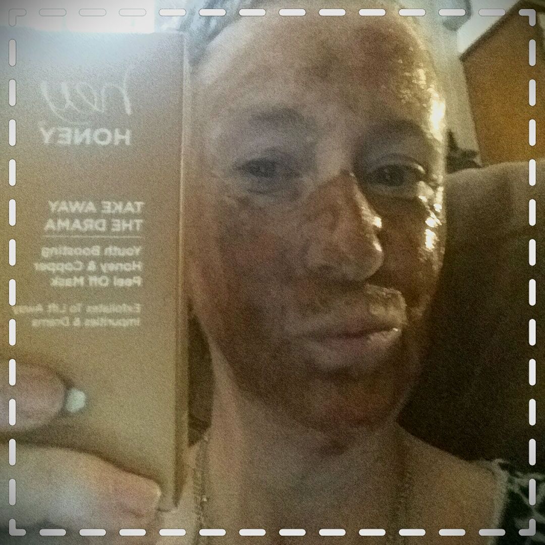 ranjen617's tweet photo. Hey Honey Take Away the Drama mask! Review to follow!
#influenster #review #HeyHoney #mask #beauty #ipsyultimate #makeup #skincare #facial #spanight #facemasks https://t.co/BLl5yAZY43 https://t.co/jhq9ljnytE