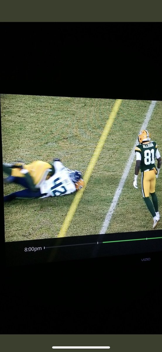 SharhanAbdillah's tweet photo. @packers Ladies and gentleman apparently this is a first down https://t.co/9chK5BEBEt