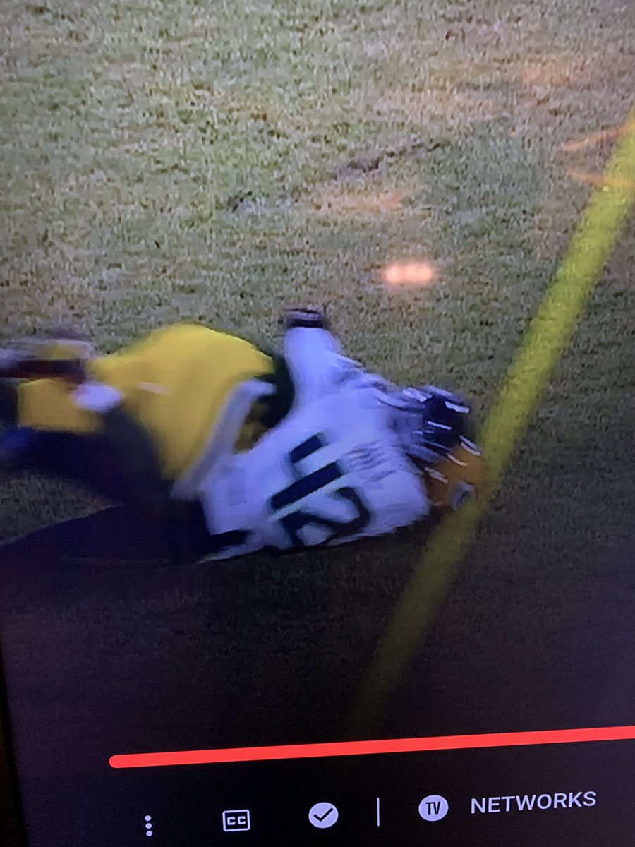 BeaverTweets's tweet photo. How the heck is this not overturned?!?!!!!!! https://t.co/NVgS42Jw4Z