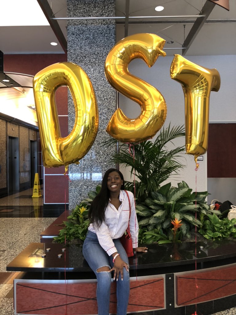 young_sizzle23's tweet image. ...the best of business❤️❤️ #J13Loading