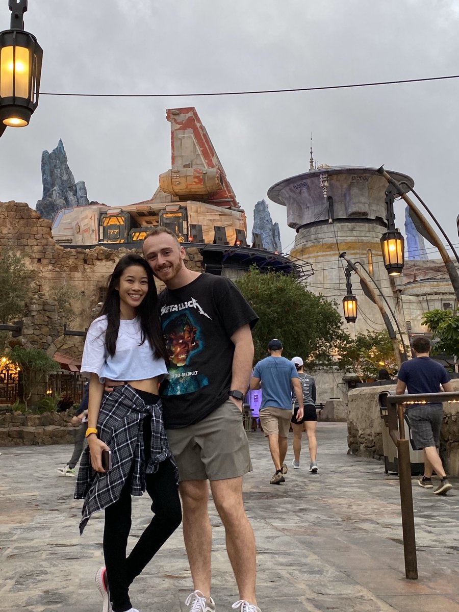 barrett_wright's tweet photo. Galaxy’s edge https://t.co/PzNCMmNh9L