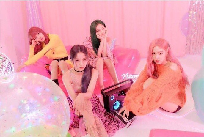 PINKCULTURED's tweet photo. Goal: 
1,000 RTs
500 comments

#KillThisLove #FaveChoreography  #iHeartAwards @ygofficialblink https://t.co/e1RwruTWd0