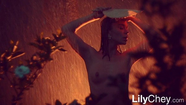 My new video is really hot! Check it out!  https://t.co/oUjo7xKXR4 https://t.co/uhBTXiyssc
