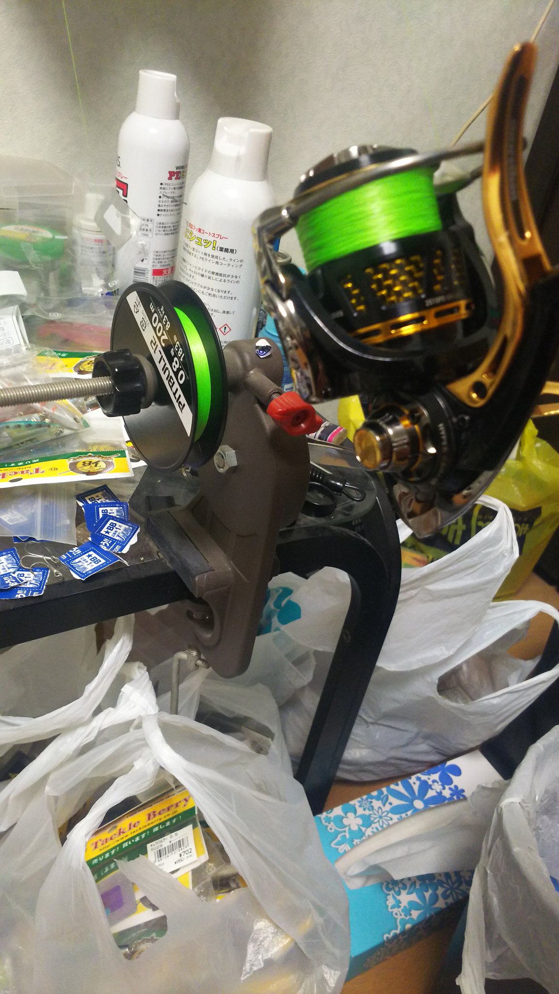 ちょーさん なんかモアザン出ないみたいなんで もうしばらく14モアザンlbdと付き合うことに よつあみのg Soulアップグレードx 8の在庫がなくなったので 初めてシマノのpitbull12を巻いてみた 糸巻き量多かったこともあってピョン吉ライントラブル数