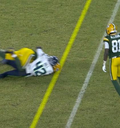 SportsCenter's tweet image. This was ruled a first down on the field and stood after a review.

Did they get it right?