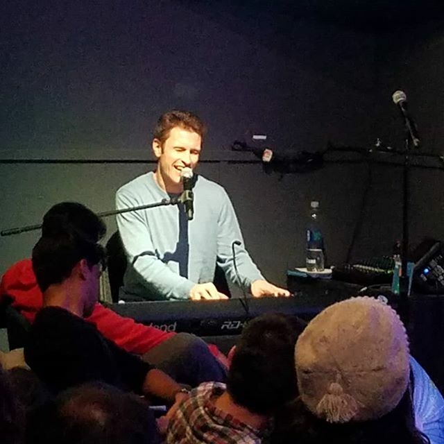 thatsundayshow's tweet photo. Oh yes, @robbieellismusics @ellisrobbie playing hilarious dulcet tones. #nmog #comedy #music https://t.co/UXVYOvIAON