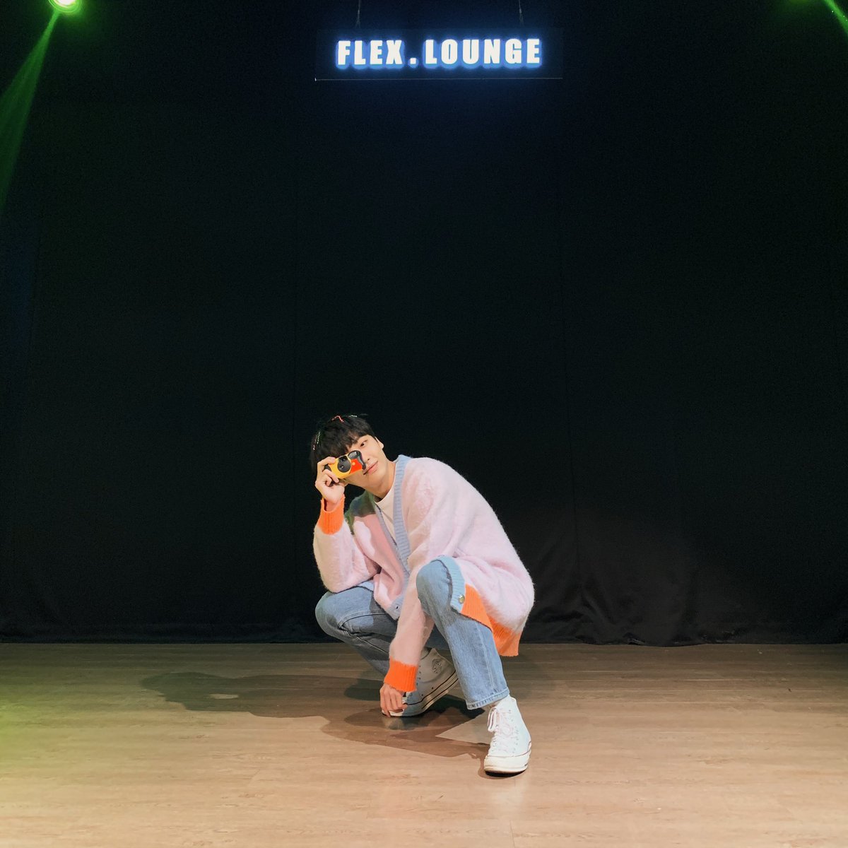 WE_INTHE_ZONE's tweet photo. [🎁] 

🧡위시를 위해🧡
🧡이슨시에 이슨이 선물🧡

#WEINTHEZONE #위인더존
#이슨 #주안 #경헌 #시현 https://t.co/yeXx0G8LIo