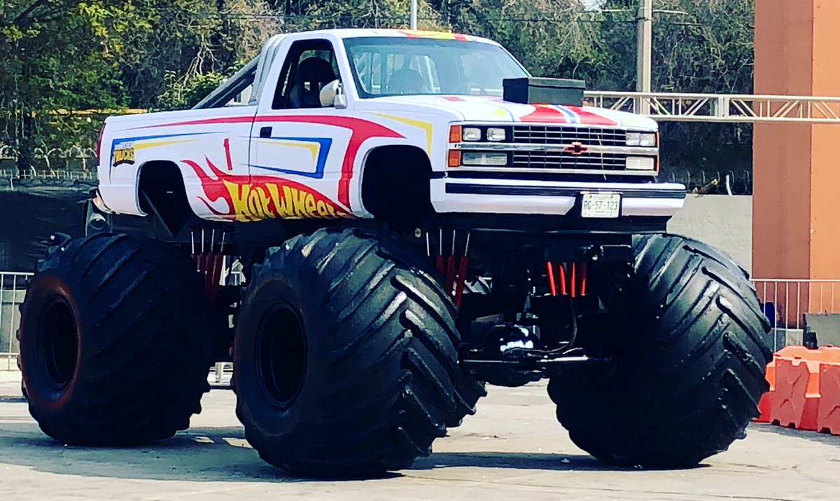 marinacantu's tweet photo. Este 18 de Enero No faltes a “Gran Feria de Empleo” 
de  !! MATTEL !! 
firma de Autógrafos y Souvenirs del Piloto más Veloz de Mexico 
Juan Cantú El ARABE Jr 
Tomate fotos en la Monster Truck de Hot Wheels y aprovecha esta oportunidad de Trabajo que ofrece “ Mattel por Expansión” https://t.co/Yl7AP4qPRu