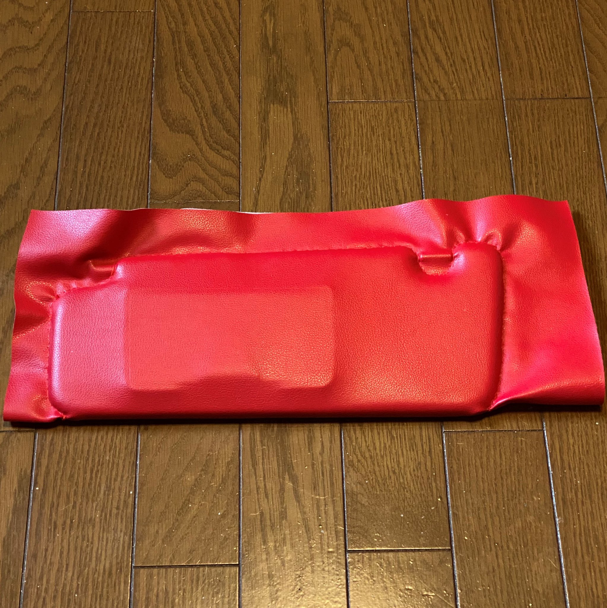 ｍｅ みぃくる 壁 お披露目 赤い フェイクレザー の サンバイザーカバー 良い感じ だけど 近くで見てはいけませんｗ Suzuki スズキ Jimny ジムニー Jb64w Xc 5mt R06aturbo キネティックイエロー ブリヂストン Bridgestone