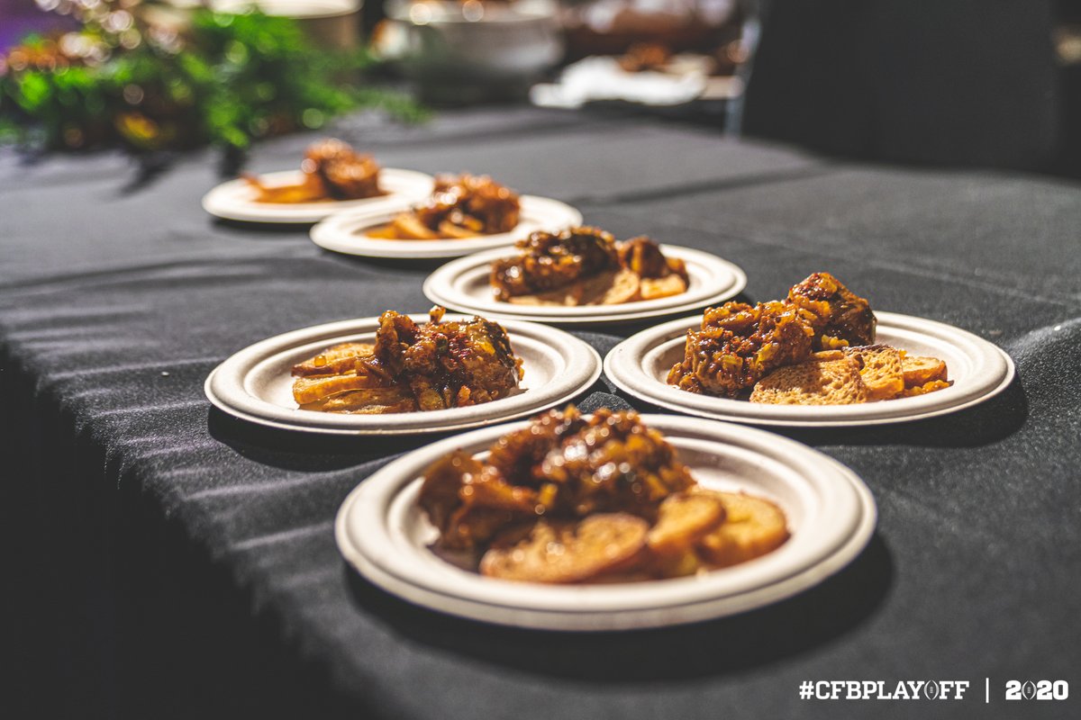 CFBPlayoff's tweet photo. Wouldn't be a trip to New Orleans without tasting the local food scene. Tonight was Taste of the Championship benefiting @CFPExtraYard 🍏
#CFBPlayoff x #NationalChampionship
#ChampTaste https://t.co/6CGorpgp9K