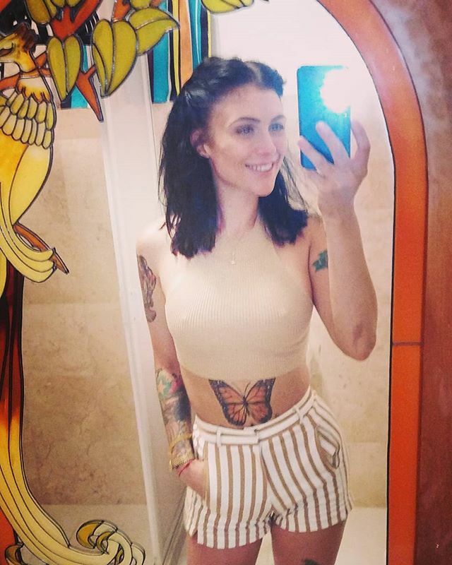 janemyselfandi's tweet photo. “And in the end, the love you take is equal to the love you make.”
#smile #cancun #girlswithtattoos #happynewyear https://t.co/Pw9vOATHh0 https://t.co/iicduGeWSH