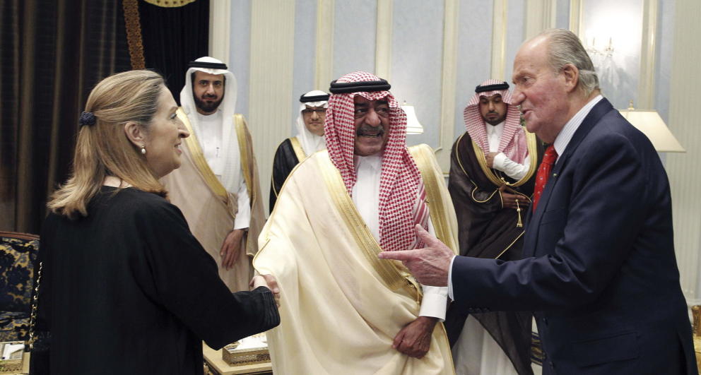 jpereztriana's tweet photo. Os estáis montando una pequeña película con Ayuso en Arabia Saudita. https://t.co/fYkYeBvH7t