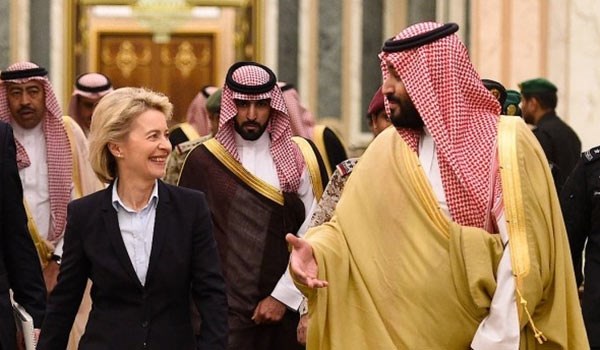 jpereztriana's tweet photo. Os estáis montando una pequeña película con Ayuso en Arabia Saudita. https://t.co/fYkYeBvH7t