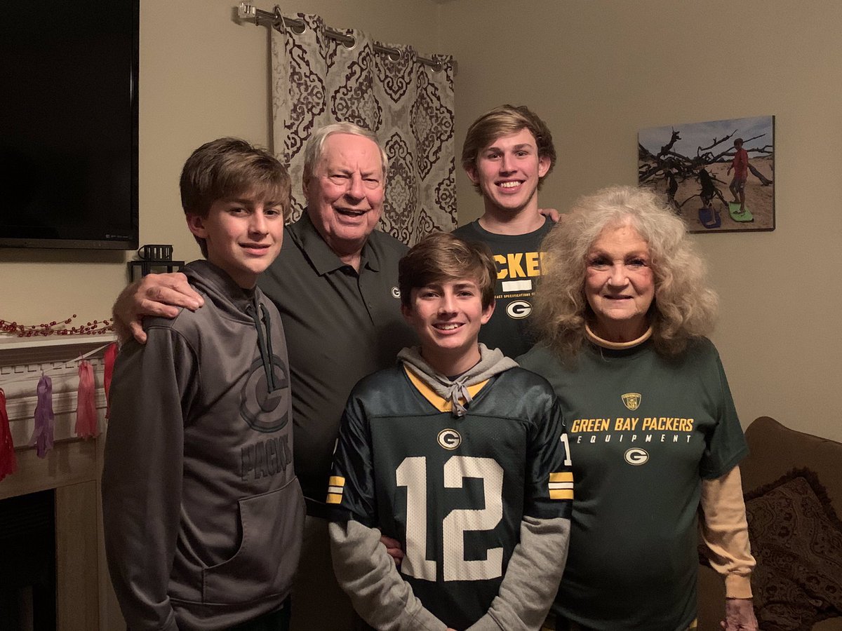 MAKboys3's tweet image. Continuing our Packer tradition in the playoffs....Grammy and Grampa over for dinner.  What a wonderful start to another week!  We are coming for the 49ers now!  #sameplacesametime #gopackgo #makingmemories