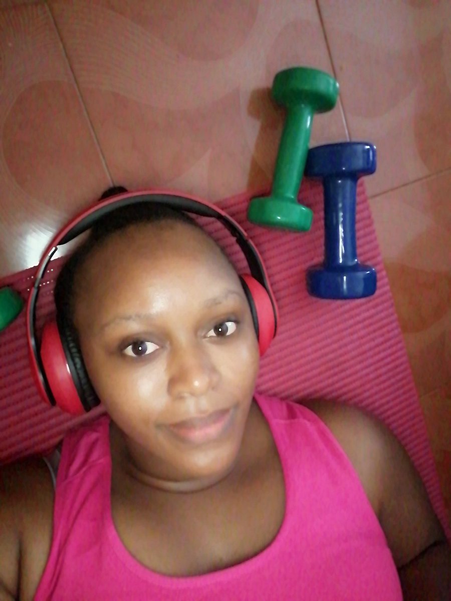 lupwesha's tweet photo. From #ShakeyLegs to #SpaghettiArms I am dying y'all!
#GettingStonger #EarlyMorningSweat #BurnsSoGood #Owww https://t.co/QSxmEKKwdS