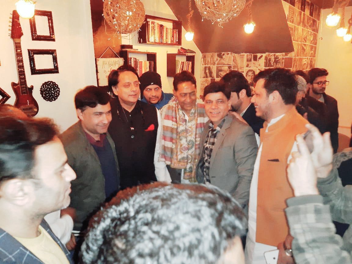 iamakhlaqkhan's tweet photo. With the erudite @ShashiTharoor ji DPCC President  @SChopraINC ji at #JamiaStudents &amp; #ShaheenBagh protest.Our commitment to democracy &amp; justice continues.

#RejectCAA #RejectNRC #RejectNPR
#JamiaStudentsProtest #ShaheenBaghProtest 
@RahulGandhi @priyankagandhi @SalmanNizami_ https://t.co/Pes1eYBRTL
