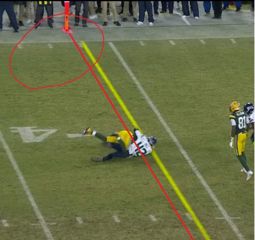Fishernutz's tweet photo. @tonyparkszone Yellow is not official https://t.co/qfUJh3Spz0