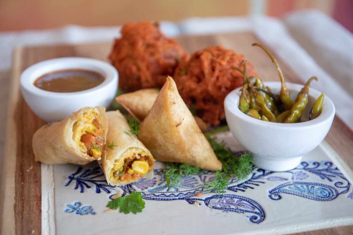 prashadcafe's tweet photo. Put some extra spring in your step when enjoying our delicious Springrolls/ Samoosa/ Dhaltjies. The perfect light meals!  🌿 😉 
.
#Soya #Butterchicken #Vegetarian #Vegan #Plantbased #Curries #CapeTown #Rondebosch #VeganLifestyle #VegetarianLifestyle #PrashadCafé #IndianFood https://t.co/Py5MXLFmrG