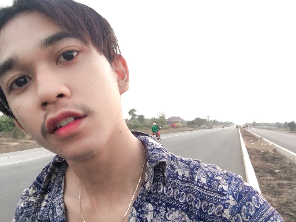 YChanra's tweet photo. យេីង​វា​មិន​ស្អាត​ដូច​គេ https://t.co/zxEwSx4Gdm