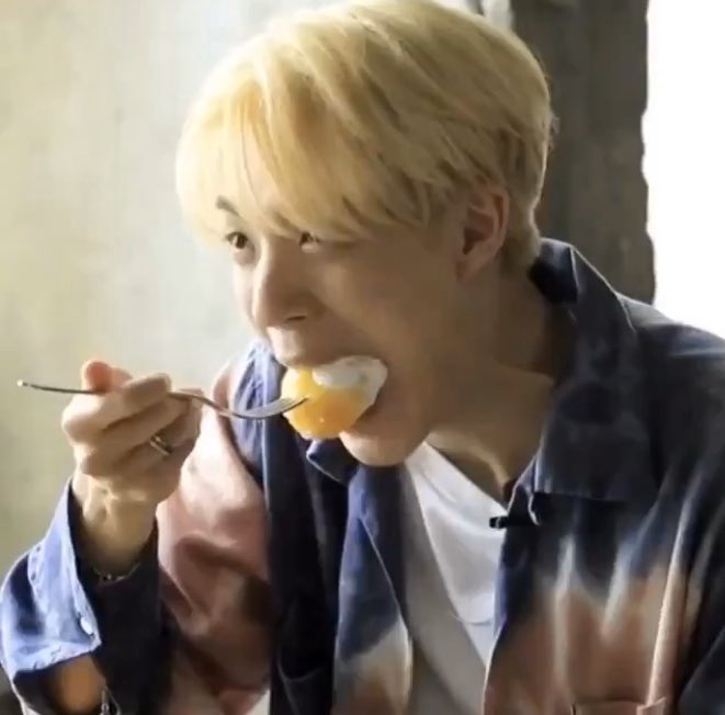 ยัยจุ้มุ้ลูกแม่ตอนกินน่ารักที่ฉุดเนยค้าบบบ แง๊ กินเยอะๆนะคับคนเก่ง ใครที่มันว่านุอ้วน นุแดกมันเข้าไปเลยลูก