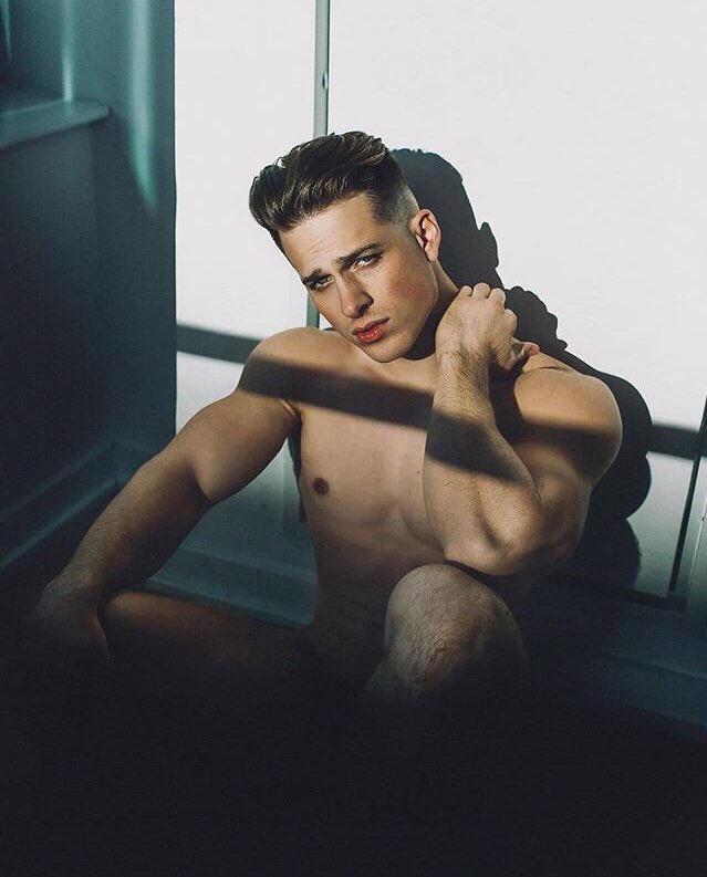 DamnHotBod's tweet photo. Ravishing Eye Candy 🍭
#DamnHotBod 🔥
NICK SANDELL 🇺🇸
📸 RandyGoPhoto 
#NickSandell #Hunk #Stud #Hottie #Sexy #BulgeAlert #MuscleWorship #AbsForDays #Handsome #SexyArmpits #Ravishing #Gorgeous #ManCrushMonday #FitnessTrainer #Naked https://t.co/T4fBBMFQ2b