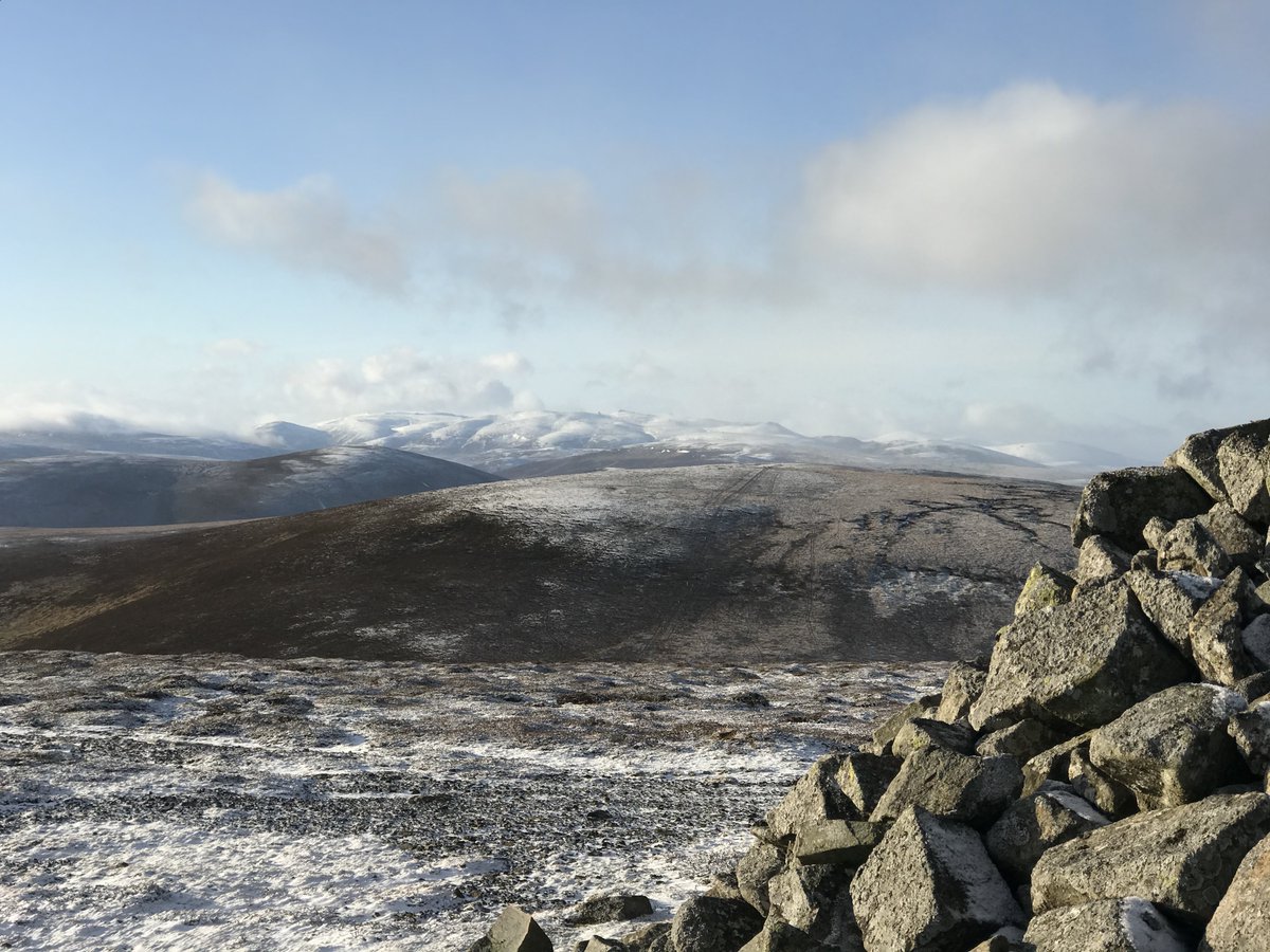 cairngormsnews's tweet photo. Yesterday was a stunning Sunday atop Mona Gowan in the eastern #Cairngorms #NationalPark #getoutside #WeeWalks https://t.co/tzyIz1SFcr