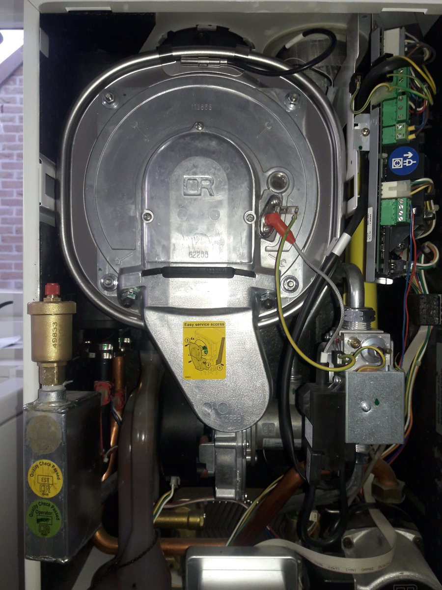 Onderhoud <a href="/remeha/">Remeha</a> avanta 28c ziet er nu weer stukken beter uit.