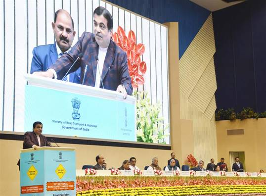 PIB_India's tweet photo. @rajnathsingh @nitin_gadkari @MORTHIndia @MORTHRoadSafety IRAD project launched to perform analysis for improvement at accident-prone areas

The project will enhance analytical capabilities based on international best practice.

Details here: https://t.co/YW96d34wlg https://t.co/nw32qyoCtm
