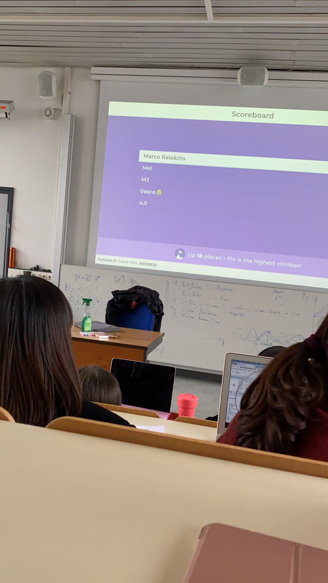 DickertHanna's tweet photo. Wenn eduroam mal wieder nicht funktioniert🙄 muss man eben ohne Tablet raten 😂 #onkomm https://t.co/JaGqCuwg1O