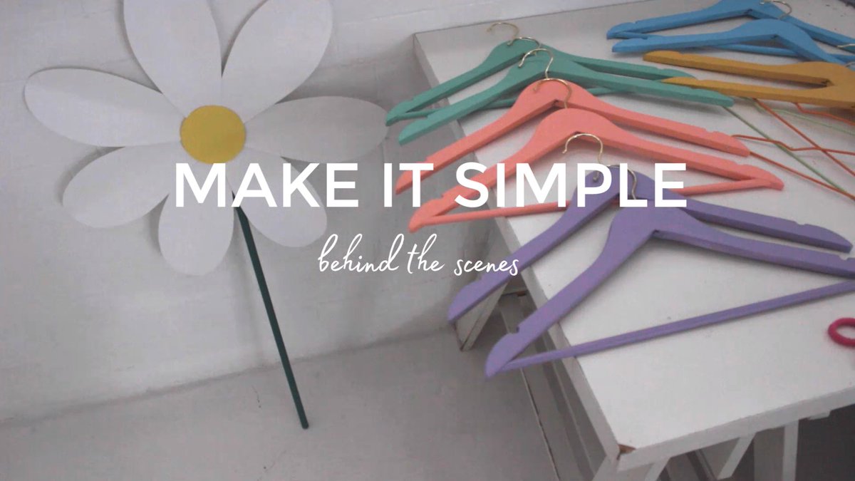 TillyButtons's tweet photo. Behind the Scenes on Make It Simple ✨ Here’s a taste of what went on at the model shoot and some sneaks of what’s going to be inside Tilly’s new book Make It Simple 🤩 #MakeItSimpleBook available to pre-order now. Out at the end of Feb 💕 Video here:
https://t.co/nmqsXJ9cRn https://t.co/pA0onwY8w3