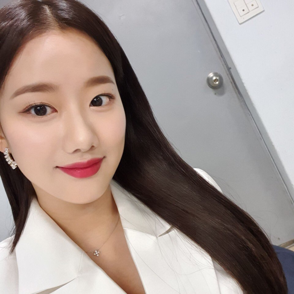 나은이 👉미공개 셀카👈 가지고 왔습니당!
파인에플 여기 보세요~
⠀
나은&amp;진솔 We X 프로젝트 34% 달성 돌파!
참여하러 가기 ▶wextown.com/item/april
⠀
#진솔이셀카는 #내일옵니다 #에이프릴 #나은 #진솔 #파인에플 #APRIL #NAEUN #JINSOL
#KPOP #IDOL #FINEAPPLE