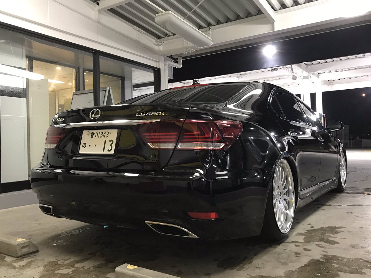 sanshukai_1's tweet photo. 洗車完了🙆‍♂️
#LEXUS
#LS460L
#ExecutivePackage
#Carlsson
#D_COAT
#GRACIOUS https://t.co/WWFHamiHBm