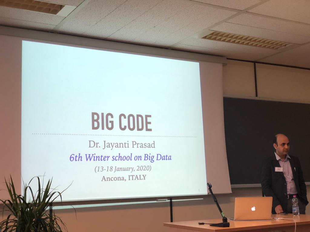 SELDAsrl's tweet photo. Siamo "sbarcati" al #bigdat2020
Prima lezione assieme al Dr. Jayanti Prasad della Embold Technologies GmbH dal titolo "Big Code", dove si parlerร di applicare il #machinelearning su codici sorgente e trarre spunti per un migliore sviluppo dei #software
#bigdata #bi #analytics https://t.co/aR1VPBELWS