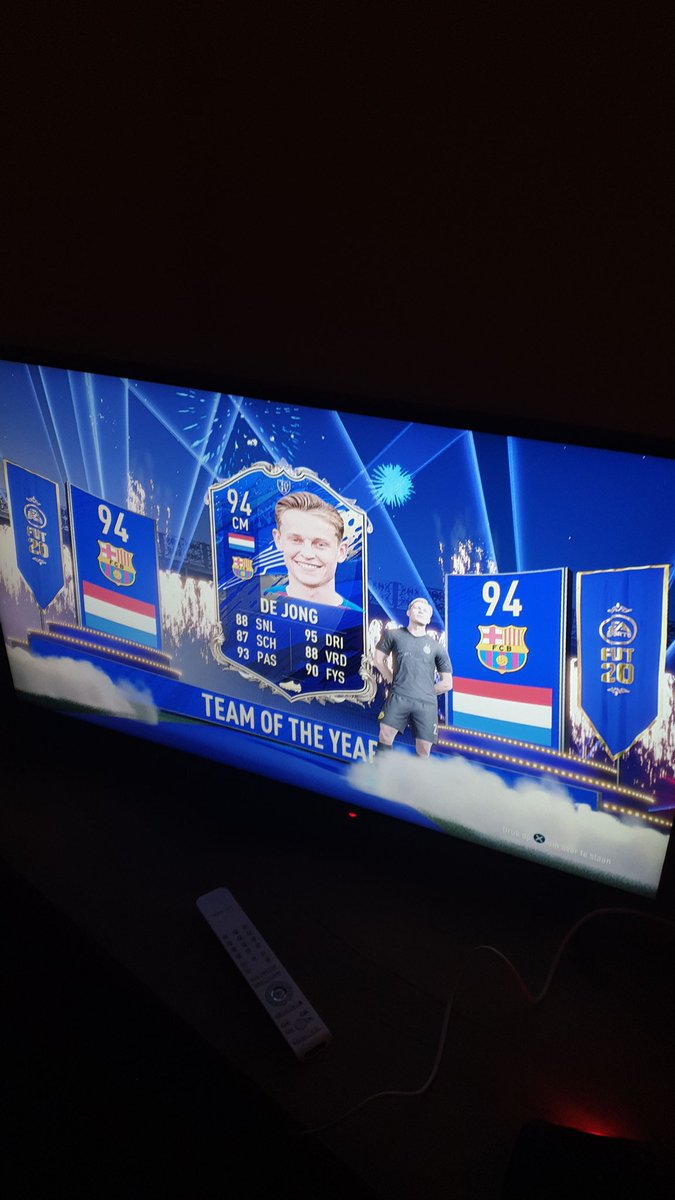 sanderzoggel's tweet photo. @NLSFIFA @ChickFifa Je kunt ook alleen de Marquee Matchups doen en frenkie packen :) https://t.co/UjHT1s3WWz