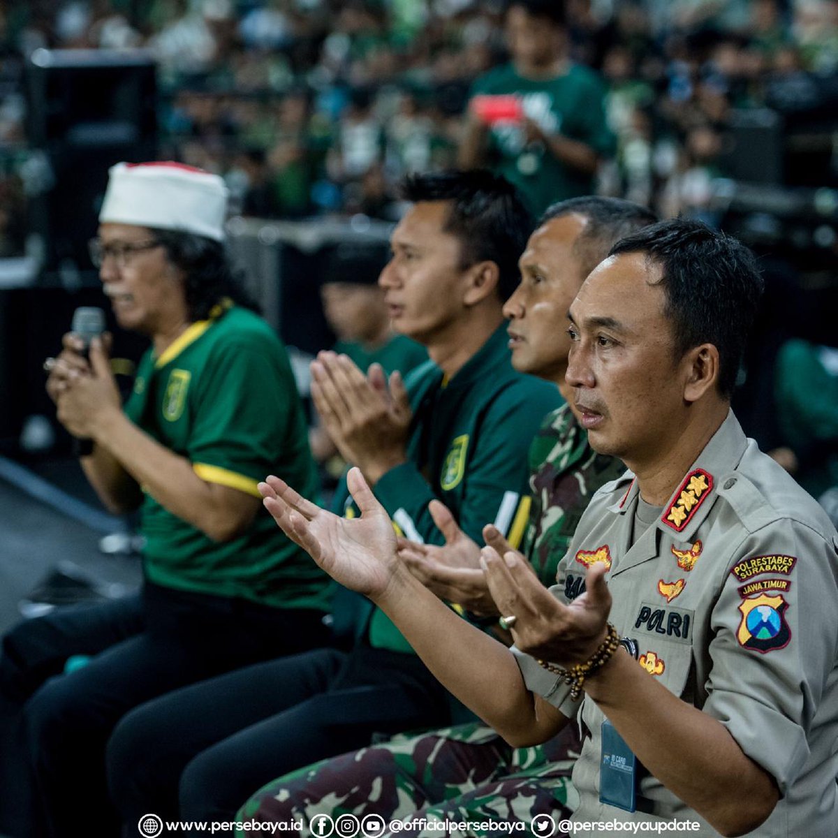 persebayaupdate's tweet photo. Bismillah 2020 berkah dan berjaya

Ketik "Amin" dan sebarkan ke teman anda
Jangan putus kalau belum 1927x

#Persebaya https://t.co/DmDAzwPKZ4
