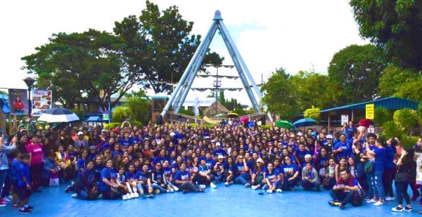 aldenrichards02's tweet photo. Blessed with this bunch! Swerte ako sa inyo. 🙏🏻 #Ateam #latepost https://t.co/QpPpfnnPjH