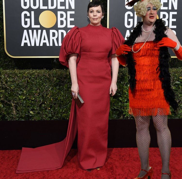 HATSPantomime's tweet photo. Dame Sammy Nella, Panto Queen of Camberley upstaged the Queen of Hollywood at the @goldenglobes Dame Sammy was promoting her upcoming pantomime, Peter Pan Returns when she flounced up the red carpet in front of Olivia Colman. 
https://t.co/AX5taRViiD @HatsPantoDame 
@HatsPanto https://t.co/DDGynh9tFP