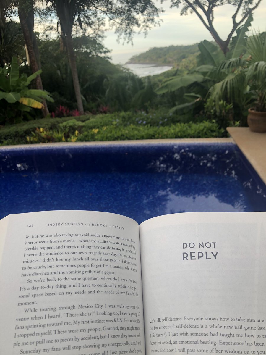 Happy 4th birthday! 🎉 I was reading it when I realized that today is the anniversary 🎊❤️🎻📔@LindseyStirling @BrookePassey #TheOnlyPirateAtTheParty