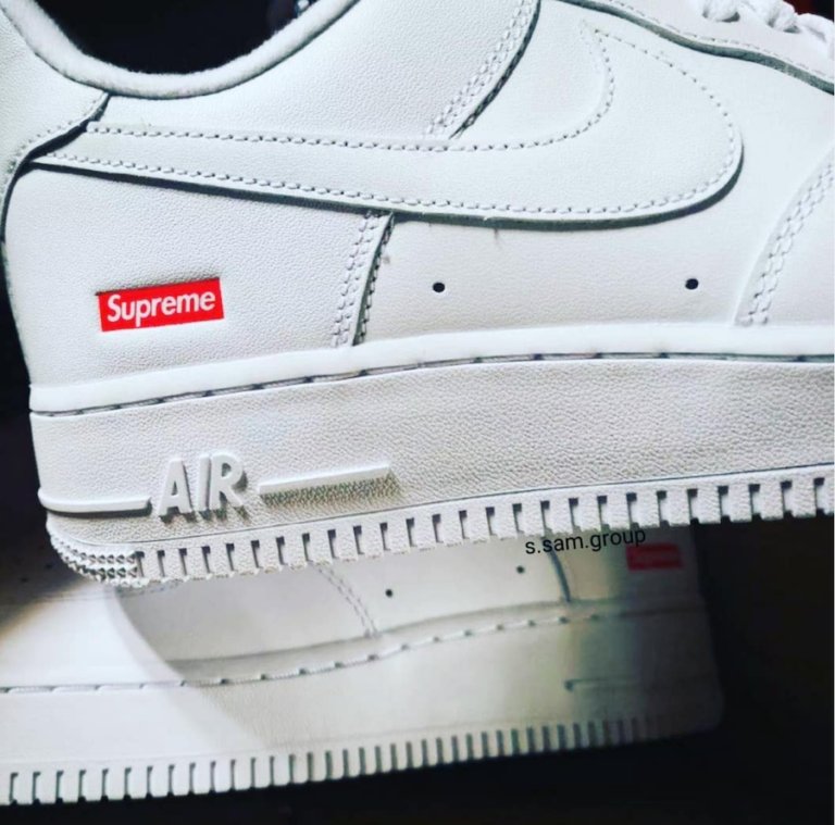 af1 supreme retail