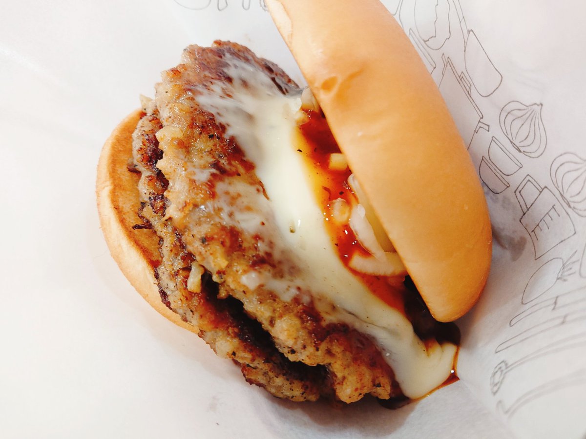 K69 On Twitter これすごい肉肉感ですよっ ダブルとびきりチーズ とびきりハンバーグサンド Https T Co 6szv4ntujv
