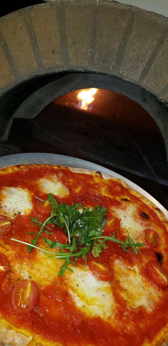 ILSORRISOpizza's tweet photo. Let's Eat !! #ilsorriso @niagaraspizzaaddiction #bestpizza #niagarafalls @NiagaraFalls @ils https://t.co/ZYDsfnmBCV
