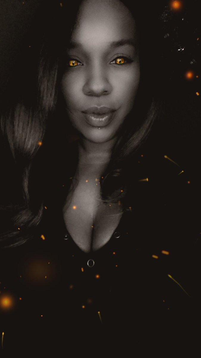 timoira's tweet photo. Maandag #maandag #monday #MondayMotivation #MondayMood #blackandwhite #selfie #selfies #momlife #snapchat #filter #volgmij #followme #bigdreams #Twitter #feeling #moods #queen https://t.co/5aMfJ4b3m7