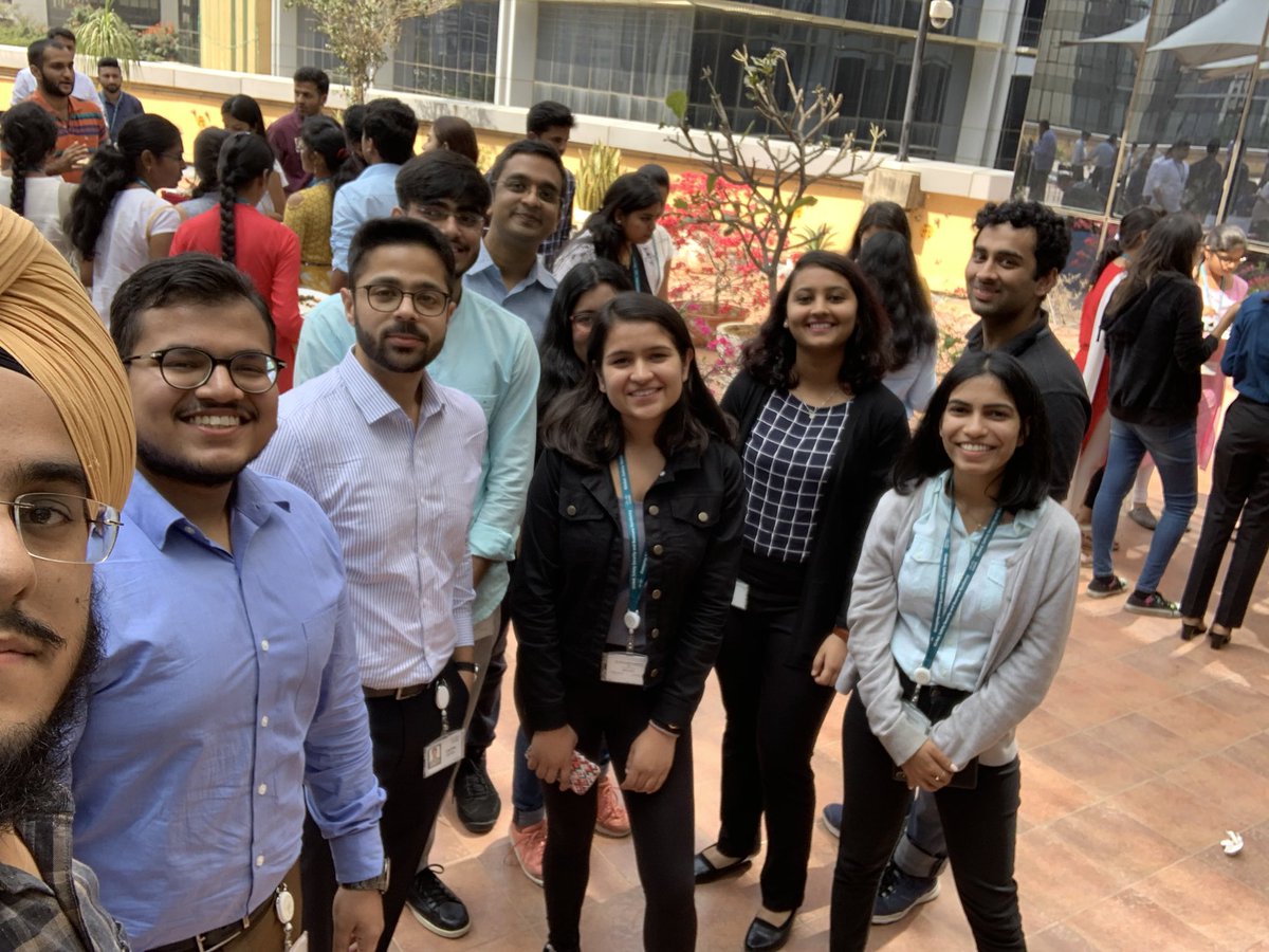 broco96's tweet photo. Networking at lunch #CiscoUniveristyRecruity #WeAreCisco #LoveWhereYouWork #CiscoIntern https://t.co/pI7E7kDzi3